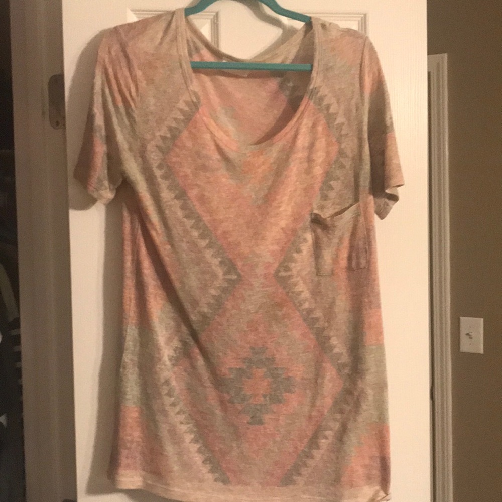 Aztec design top